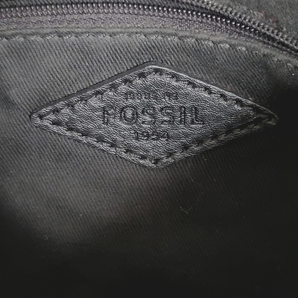 Fossil Leather Gingham Crossbody Purse with lots of pockets - Picture 12 of 14